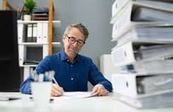3 Reasons To Choose A Tax Firm Over DIY Software